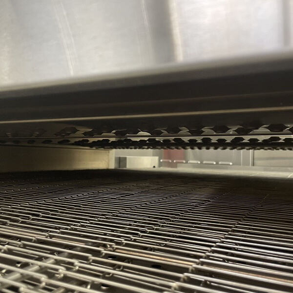 Meet the experts behind the scenes of your favorite pizza join