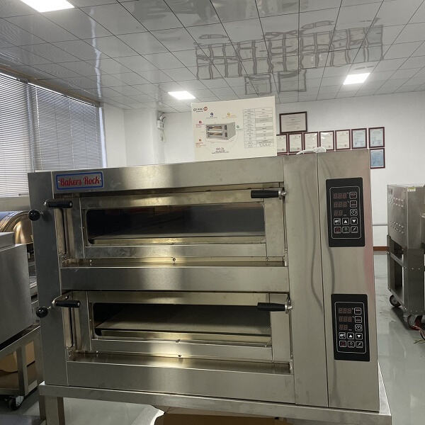 Easy to operate and maintain, oven single deck delivers consistent results every time.