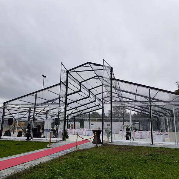 Découvrez la facilité de montage et de démontage grâce à nos fonctionnalités conviviales des tentes atrium.