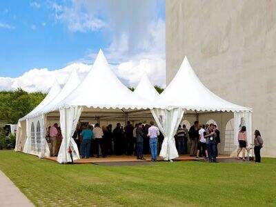 庭園およびパティオイベント向けパゴダテントの柔軟性