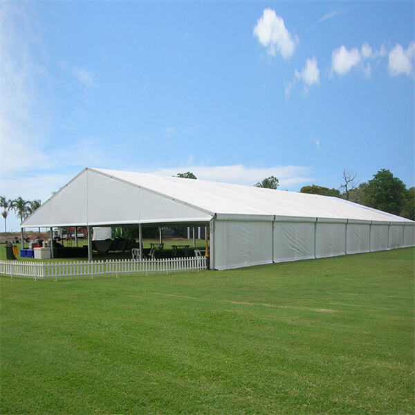 The top features of large industrial tents