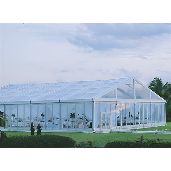 Sabihin ang 'I do' sa ilalim ng mga bituin sa isang event tent wedding