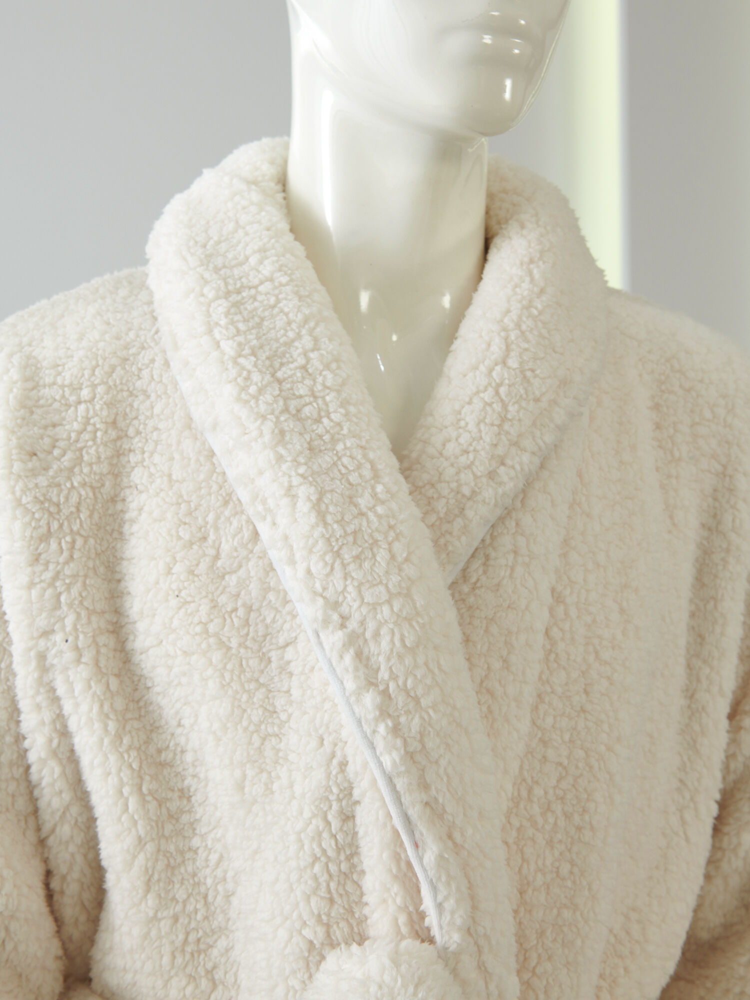 SHERPA BATHROBE