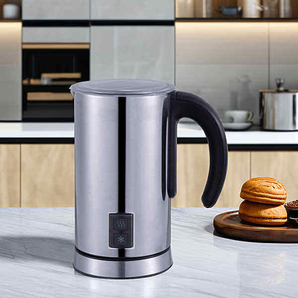 Versatile kitchen appliance for creamy frothed milk