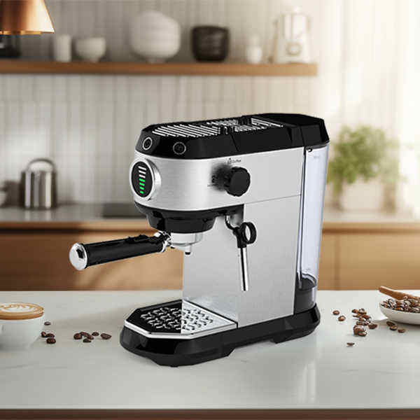 Experience the perfect coffee foam with a frother-enhanced coffee maker