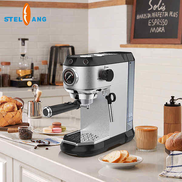 Upgrade Your Coffee Game with the Best Espresso Machines with Milk Steamers for an Authentic Coffeehouse Experience