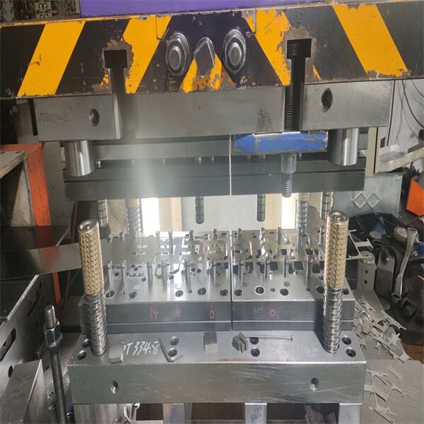 Những Ưu Điểm Của Việc Sử Dụng Dies Máy Đục Lỗ Trong Sản Xuất Công Nghiệp.
