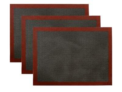 How Heat Resistant Silicon Mats Enhance Safety in Industrial Kitchens?