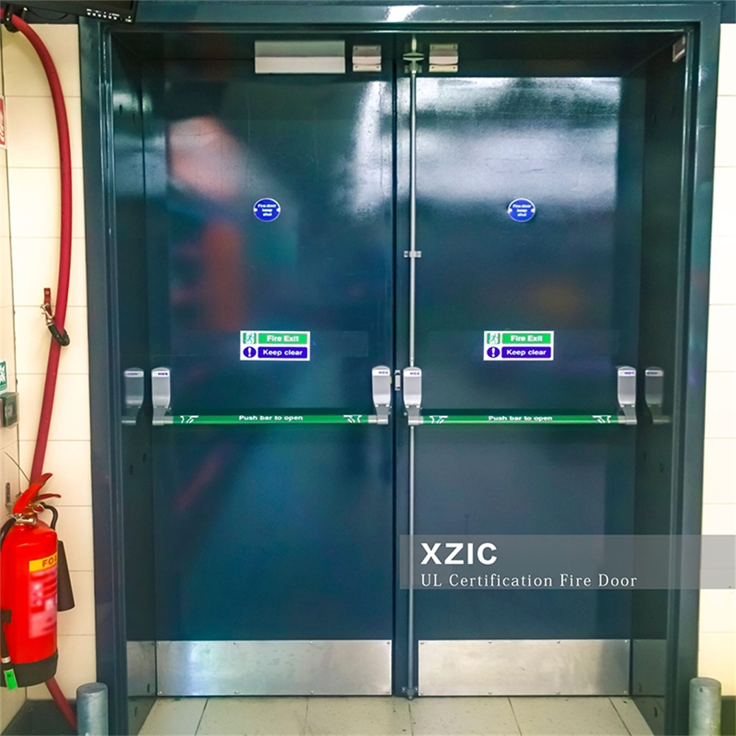 Metalowe drzwi przeciwpożarowe z płytą zabezpieczającą