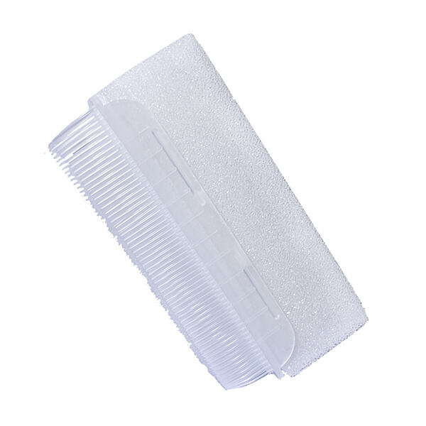 Perfectly blend and contour with sponge brushes.
