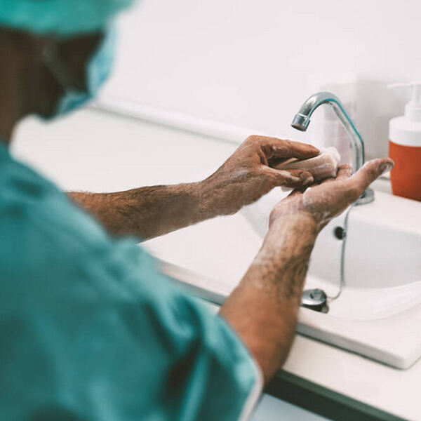 Designet til nøjagtig skrubning og farver fjernelse