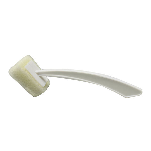 Sådan renser du med en kombination af børst og sponge