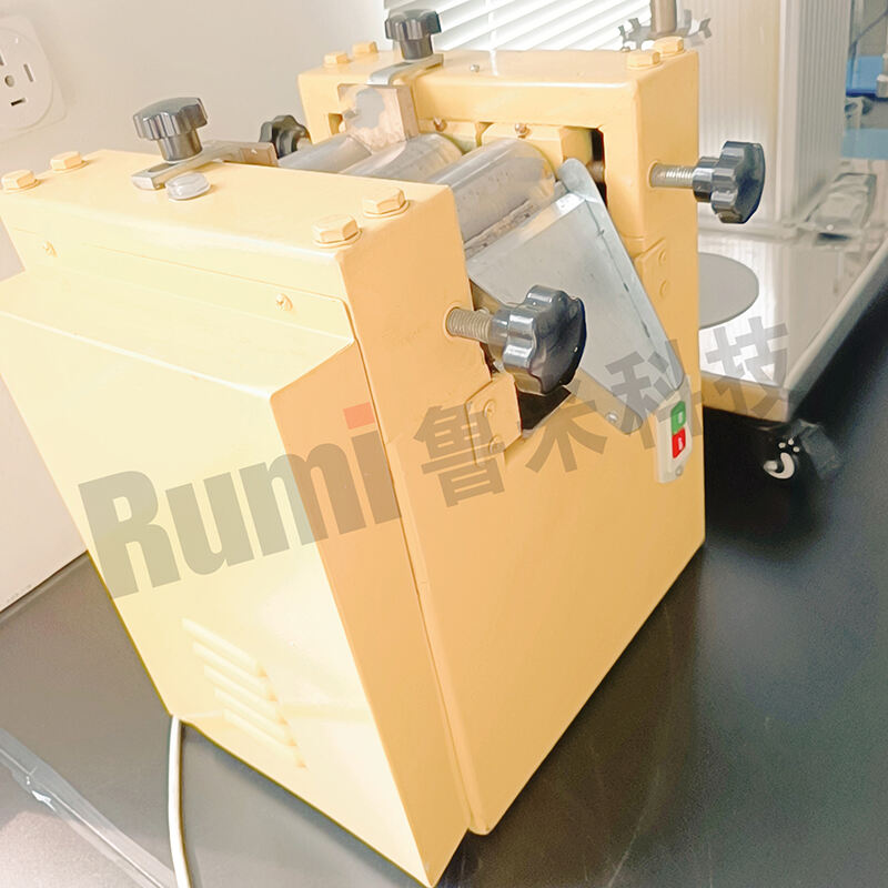 ماكينة الطحن الثلاثية الأسطوانات المصغرة