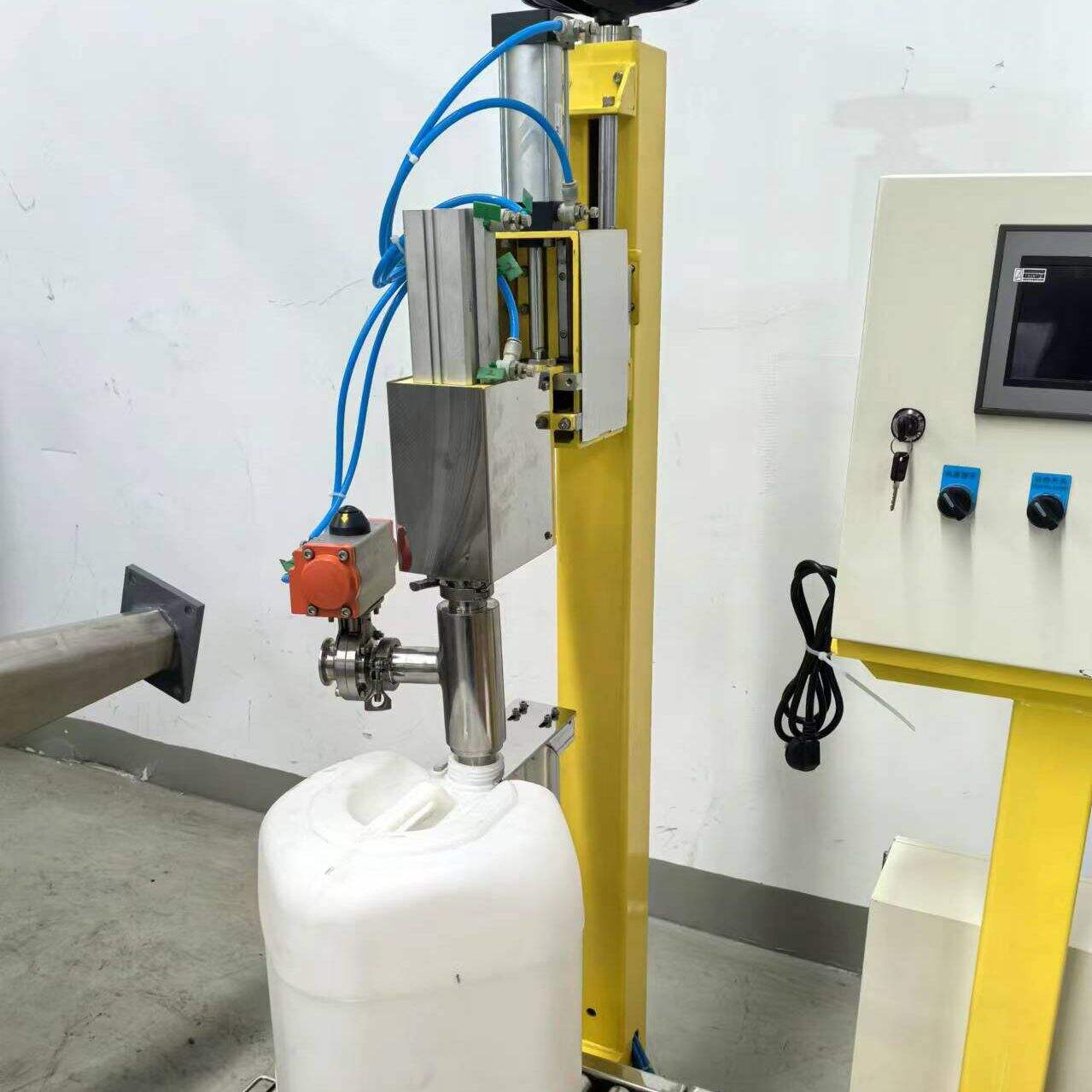 Entdecken Sie die Vorteile der Verwendung einer automatischen Füllmaschine für Ihre Verpackungsbedarf.