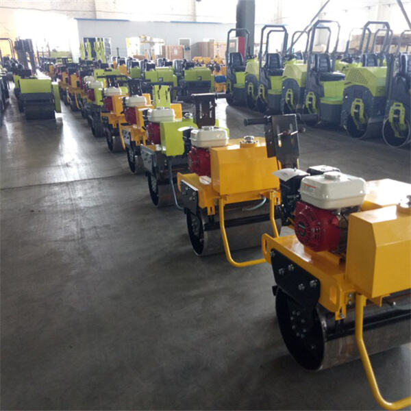 운전자의 편의성을 고려하여 설계된 공기압 롤러는 쾌적한 승차감과 쉬운 조작으로 최대 생산성을 제공합니다.