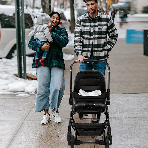 A Stroller Car Seat that Works for Both You and Baby