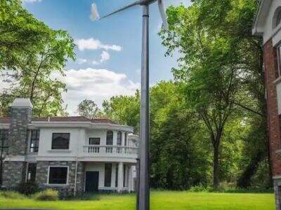 Éoliennes à axe horizontal vs éoliennes à axe vertical : laquelle est la meilleure pour une utilisation domestique ?