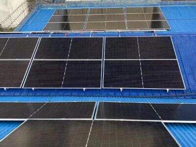 Pourquoi les panneaux solaires polycristallins sont en vogue pour les projets commerciaux de 2025