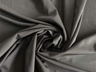 ニット生地は、吸湿速乾およびUVカット（紫外線遮断）加工に対応しています