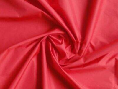 平織生地は、カスタマイズ可能な幅および重量でご提供可能です