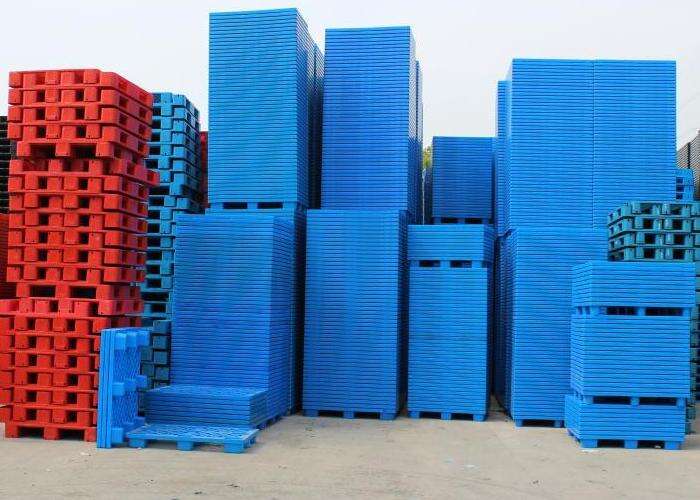 When plastic pallets of different colors work together, the work will be more efficient!