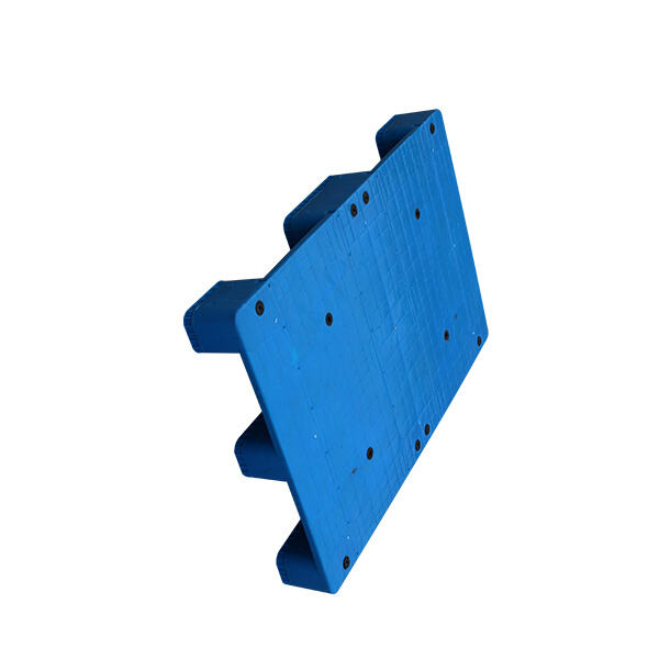 كيفية اختيار المنصة البلاستيكية المناسبة لصناعتك