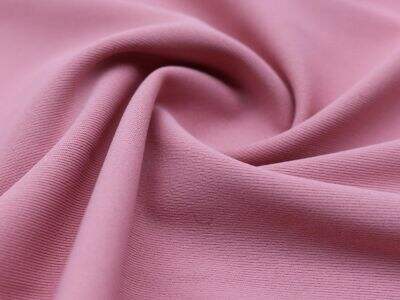 폴리코튼 소재가 고품질 유니폼 제작에 어떻게 사용되는지