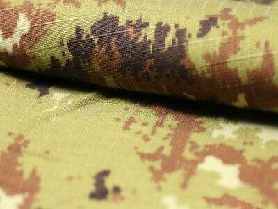 Explorando material de camuflaje resistente a los rayos UV para entornos extremos