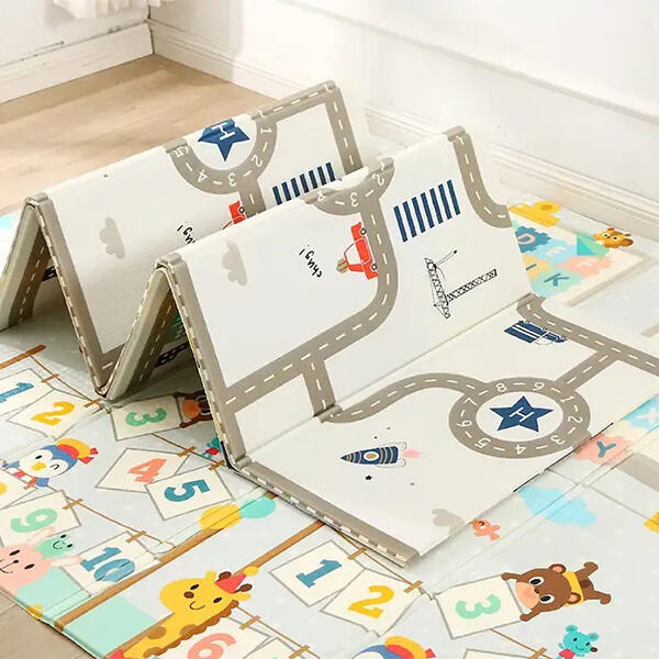 Easily portable playtime with a foldable playma