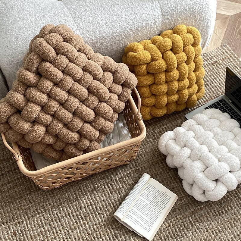 OEM Knot Pillow Square Ball  Decorative Knot Throw Pillows with Soft Lamb Fleece Fabric for Couch Bed  Knotted Home Decor manufacture