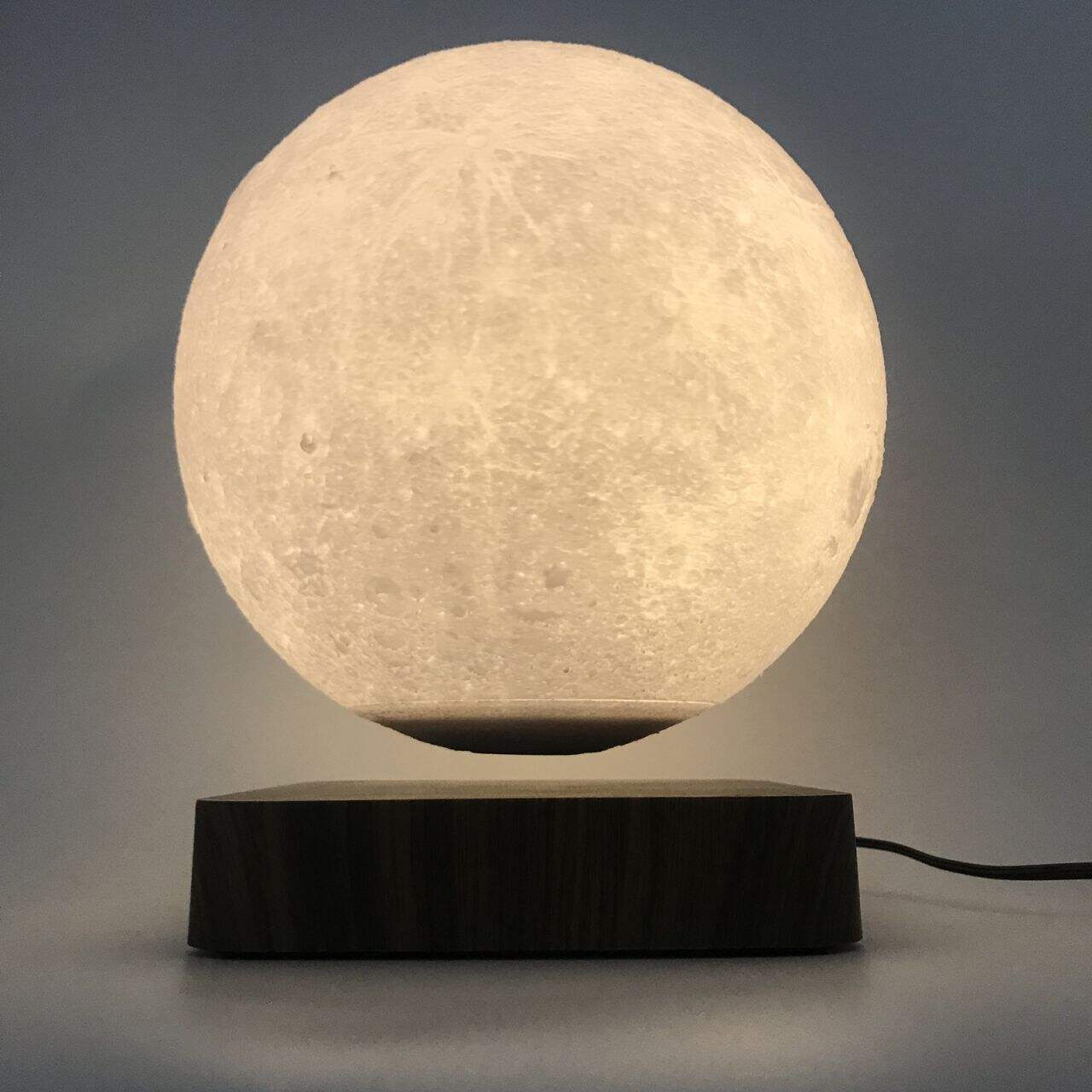 Service and Quality of the Floating Lamp Moon