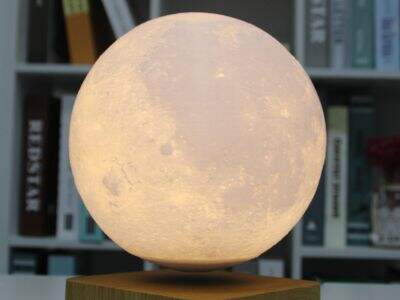 Top Wireless Charging Levitating Moon Light Manufacturer