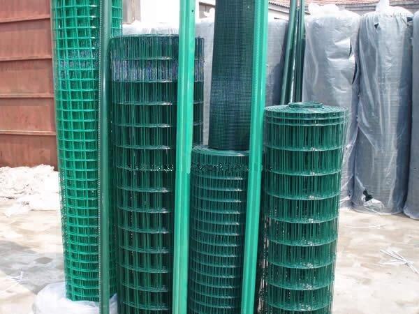 Galvanized chain link wire mesh fence details