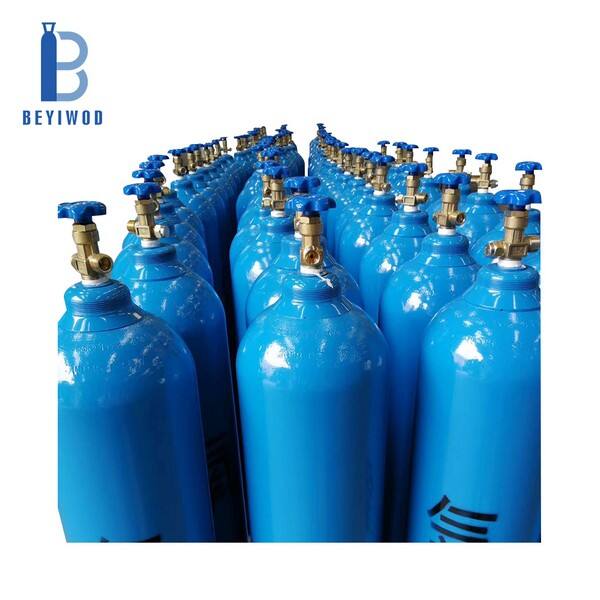 This Durable Rolling Cart Moves The Heaviest Gas Cylinders With Ease