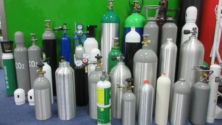 Material steel aluminum portable oxygen gas cylinder with regulator and backpack supplier