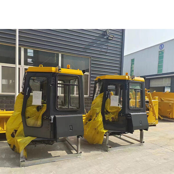 Máy ủi đang làm việc