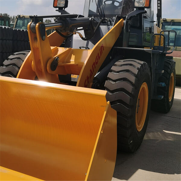 Maximize Yield with the High-Performance 4 Row Paddy Transplanter.