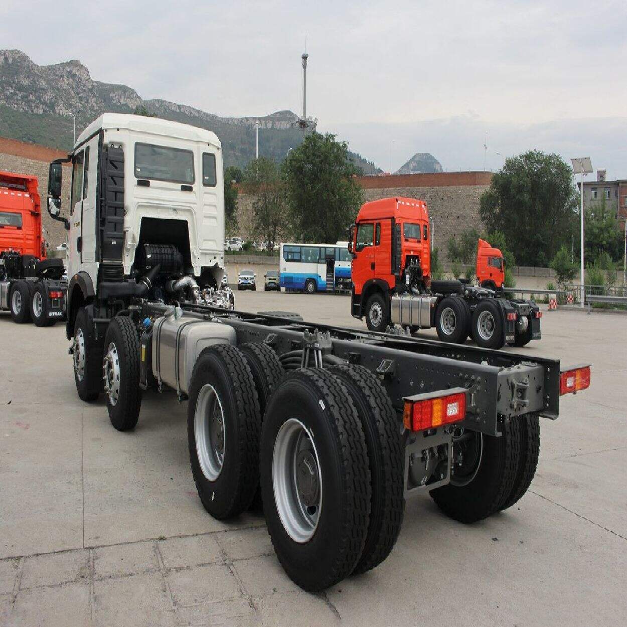 Popular Features of the Factory Price 6x4 Dump Truck