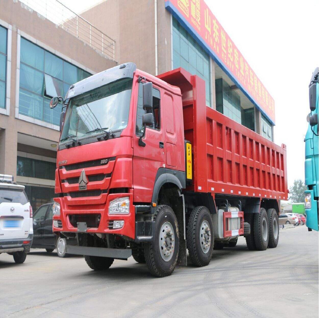 Use of Chinese dump truck for sales