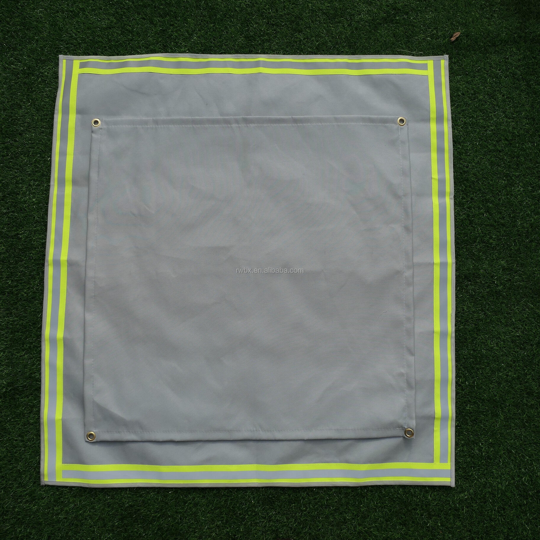 Hot Selling Thicker Two Layer Outdoor Blanket for Camping and Grilling Flame-Retardant Blanket factory