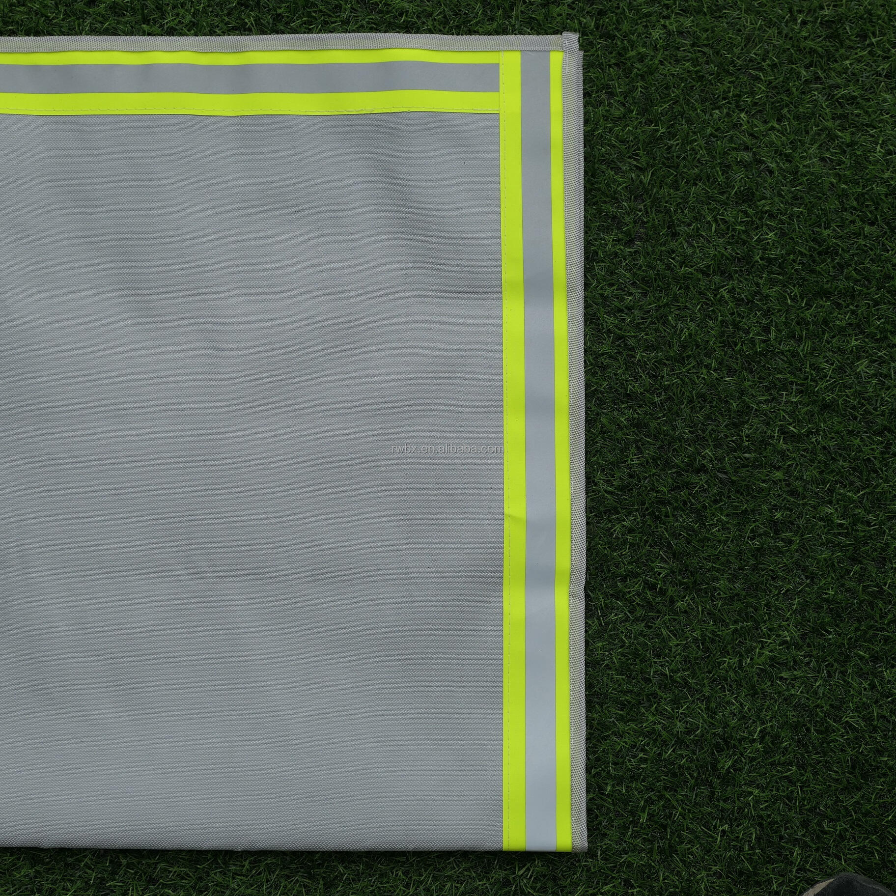 Hot Selling Thicker Two Layer Outdoor Blanket for Camping and Grilling Flame-Retardant Blanket factory