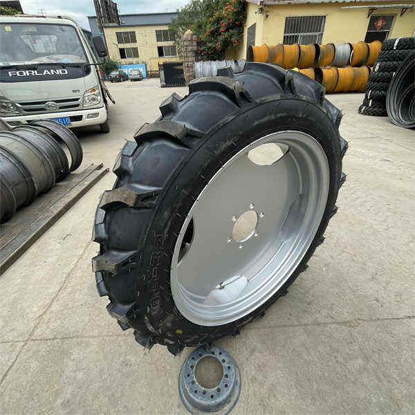 Elevate Your Customers' Driving Experience with Our Premium 15 Inch Wheel Trims