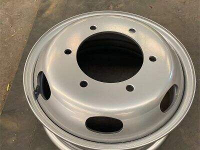 중장비 안정성에서 엔지니어링 휠 림의 역할