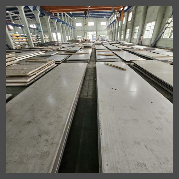 High-quality stainless steel plate for industrial and commercial use.