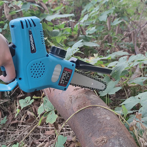 Utilizing the Lithium Battery Chainsaw