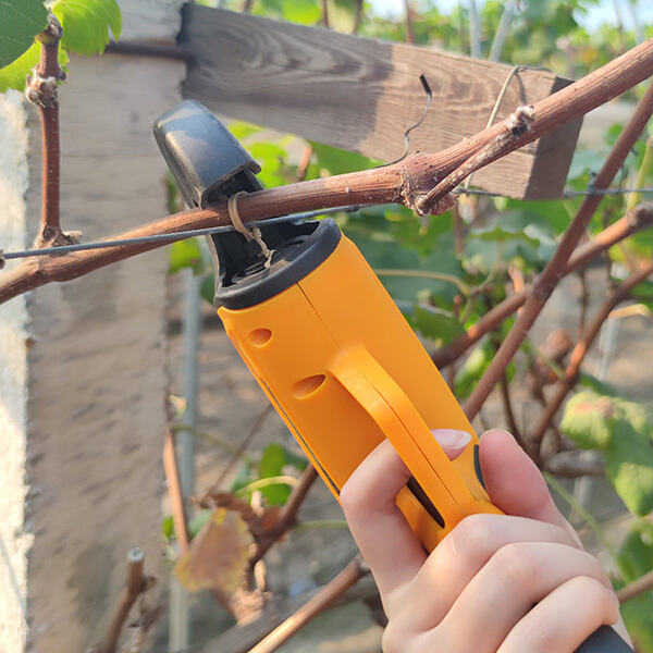 Safety While Using The The the Tapener Hand Tying Machine: