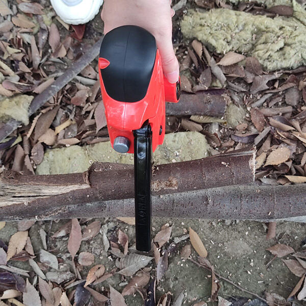 Innovation in Mini Handheld Chainsaw: