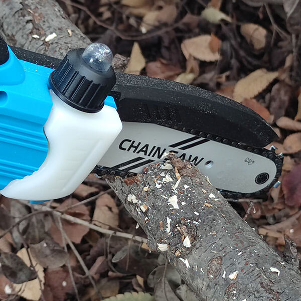 How to Make Utilization Of A Hand held battery chainsaw