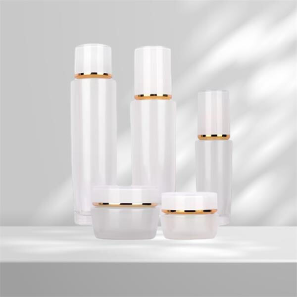 Conveniently house your favorite powders in a durable glass container.