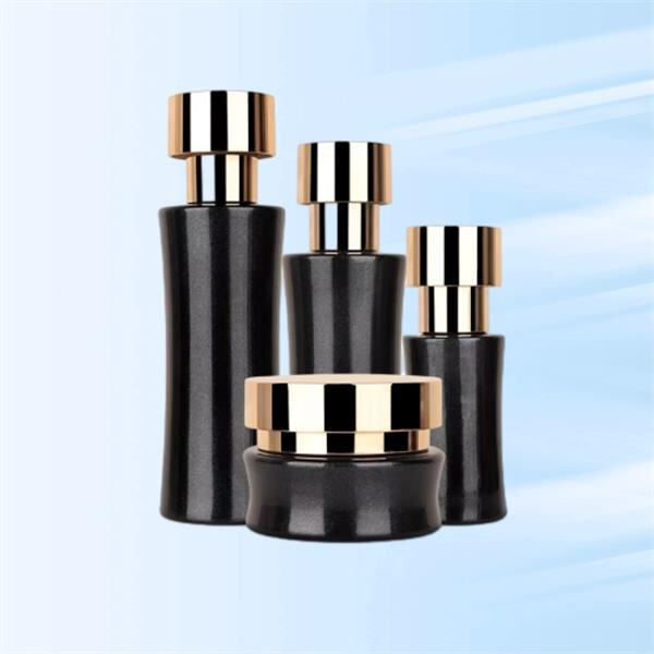 Essential features to look for in cosmetic packaging containers for makeup products